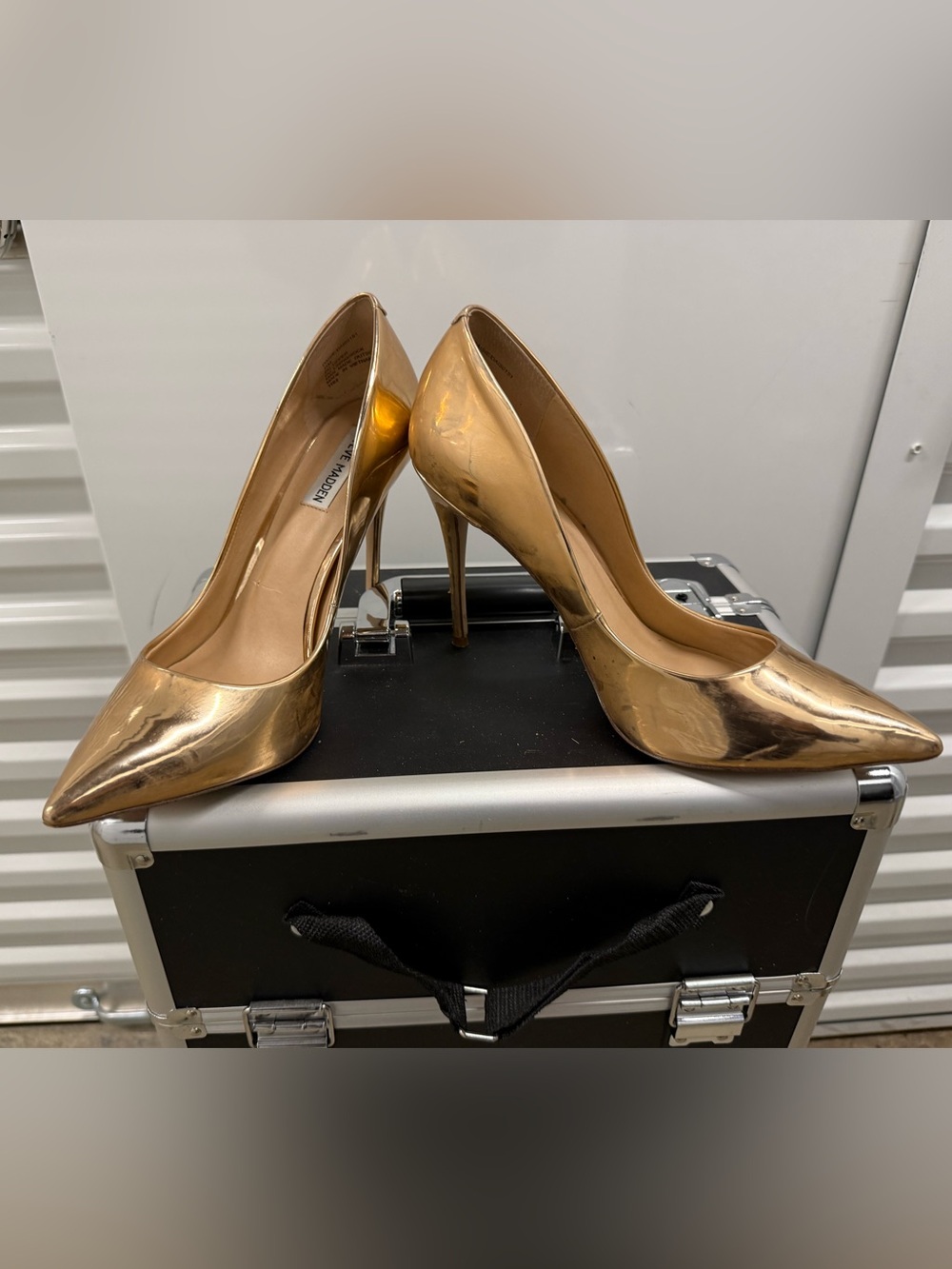 Steve Madden ROSE Gold Pointed-Toe Pumps - Picture 2 of 9